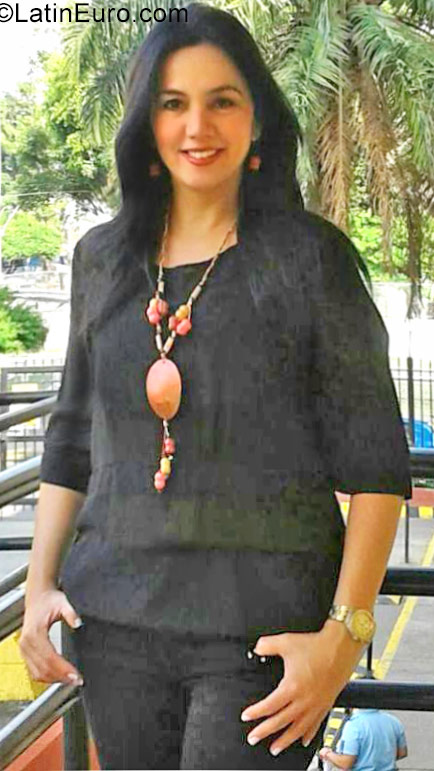 Date this sensual Colombia girl Alexandra from Cali CO22205