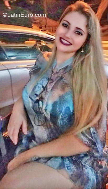 Date this sultry Brazil girl Isadora from Ituverava BR9879