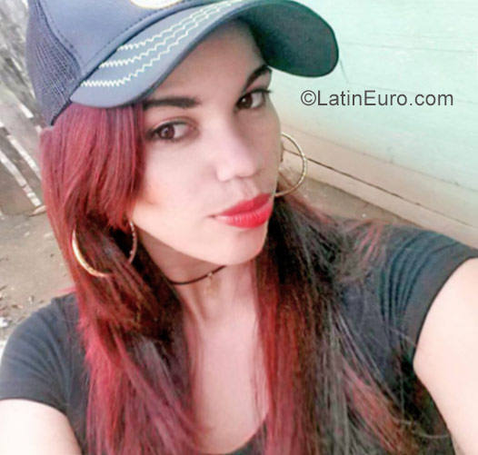 Date this fun Dominican Republic girl Yugiry from Mao DO27296