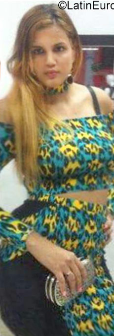 Date this foxy Dominican Republic girl Elizabeth from Santo Domingo DO27298