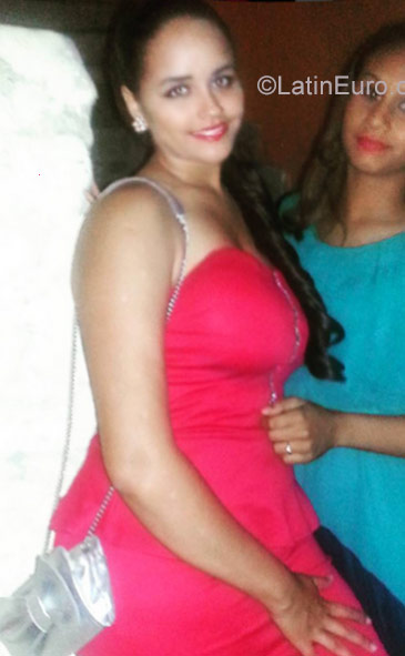 Date this hard body Dominican Republic girl Nathalie from Santo Domingo DO27301