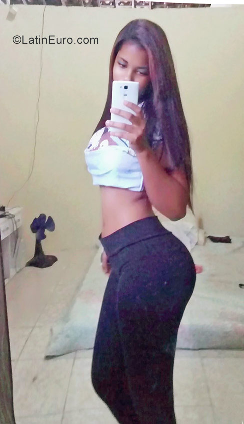 Date this georgeous Brazil girl Lorena from Aracaju BR9897