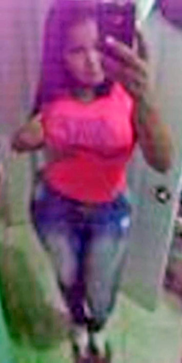 Date this gorgeous Dominican Republic girl Laura from Santo Domingo DO27463