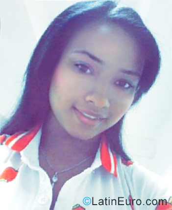 Date this happy Dominican Republic girl Carol from La Romana DO27523