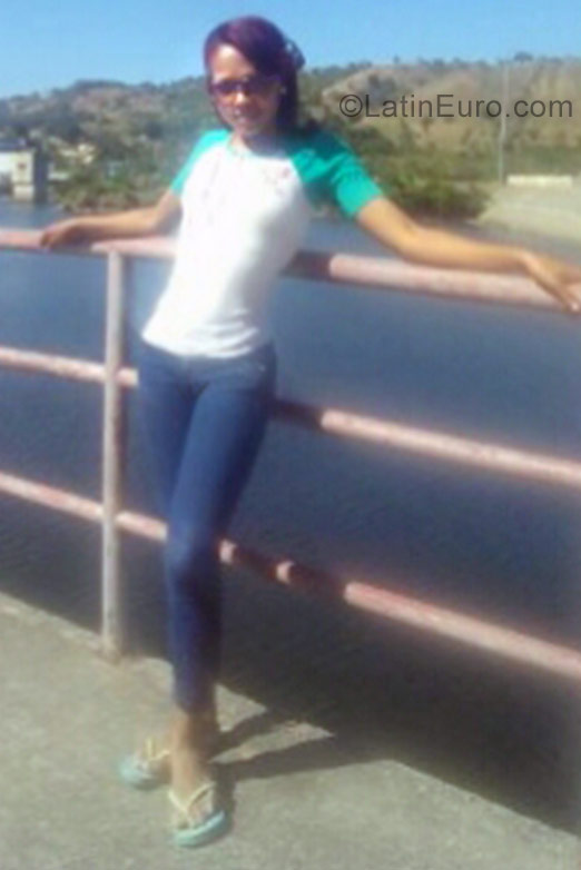 Date this hot Dominican Republic girl Luisa from Santo Domingo DO27568