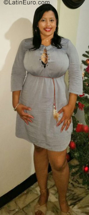 Date this gorgeous Colombia girl Cindy from Cali CO20423