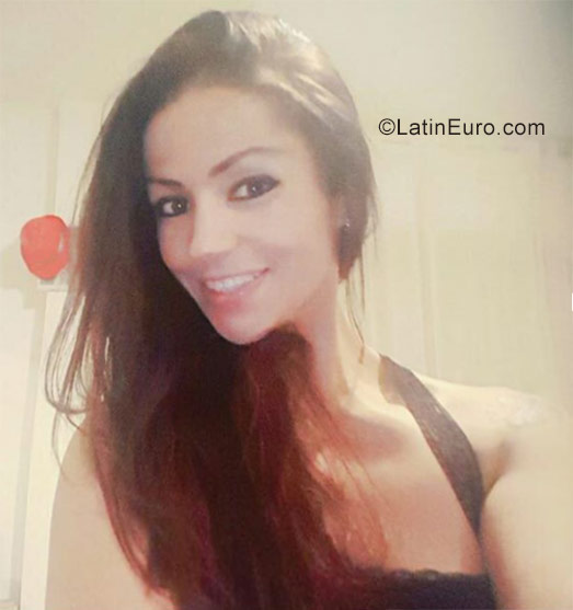 Date this fun Spain girl Jakelin from Alicante ES356