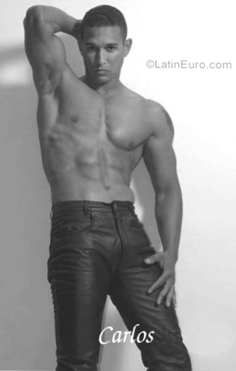 Date this funny Dominican Republic man Erick from Santo Domingo DO27597