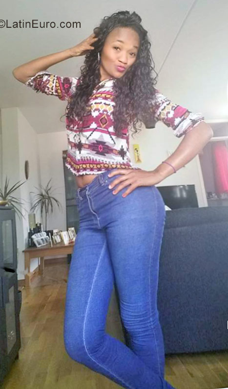 Date this stunning Brazil girl Pedrena from Itubera BR9922