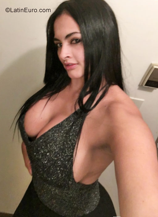Date this good-looking United States girl Marcela from Bridgeport CO20489