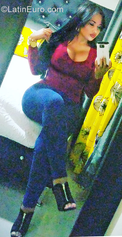 Date this georgeous Dominican Republic girl Ana from Santiago DO28016