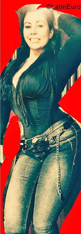 Date this happy Brazil girl Martha from Cachoeirinha BR9957