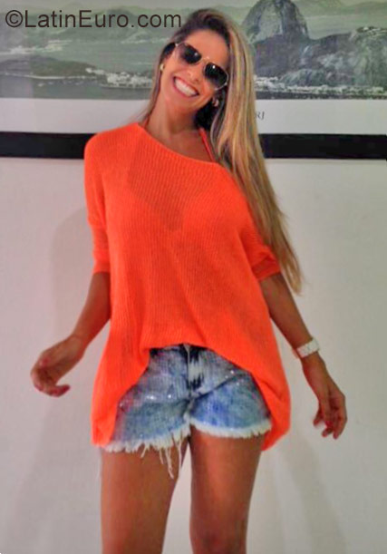 Date this sultry Brazil girl Priscila from Rio De Janeiro BR9958