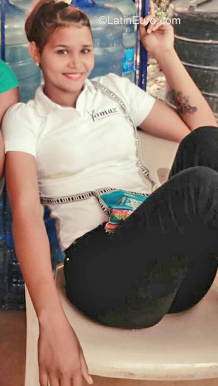 Date this young Dominican Republic girl Yennifer from Santiago DO28062