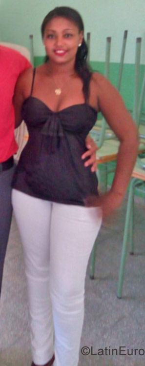 Date this charming Dominican Republic girl Nery from Monte Cristy DO28133