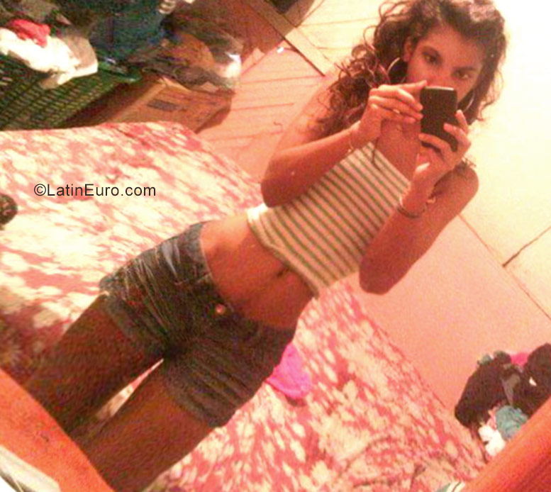 Date this hard body Dominican Republic girl ANYE from Santo Domingo DO28180