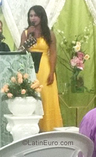 Date this gorgeous Brazil girl Marta from Morro da garca BR9972