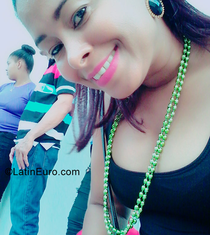 Date this delightful Dominican Republic girl Wanda from Santiago DO28191