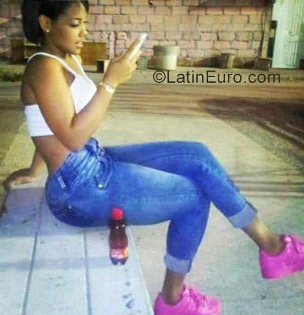 Date this voluptuous Colombia girl Liz from Medellin CO21050