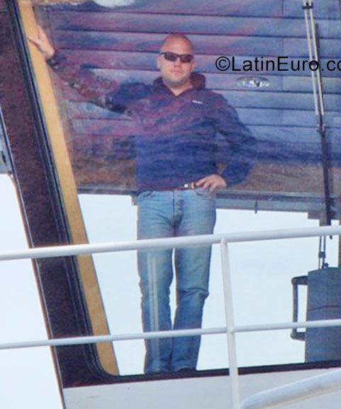 Date this tall Denmark man Doctor from  DK140