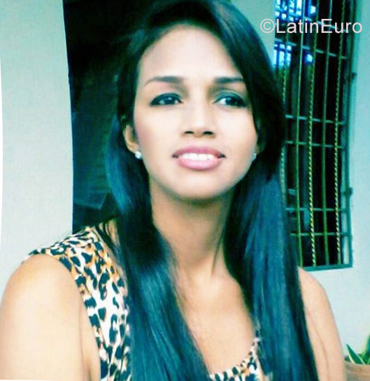 Date this voluptuous Dominican Republic girl Demeria from La Vega DO30555