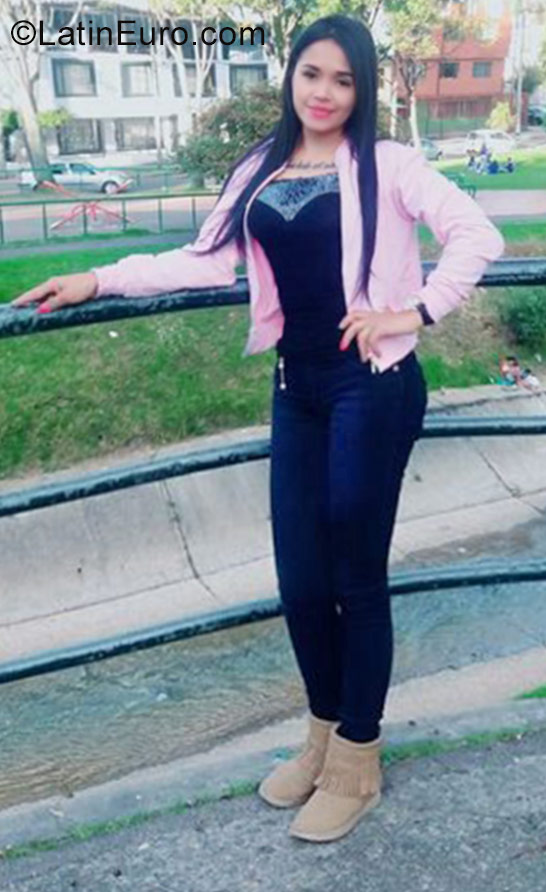Date this funny Colombia girl Julieth from Bogota CO21205