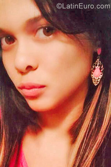 Date this hot Dominican Republic girl Angelica from Santo Domingo DO40505