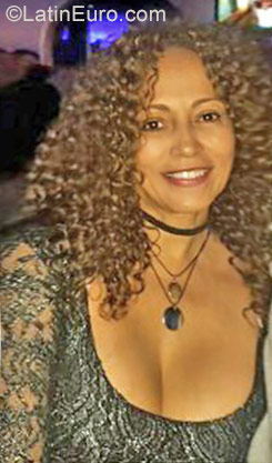 Date this lovely Colombia girl Cecilia from Bogota CO21233