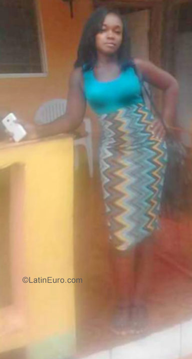 Date this happy Jamaica girl Nickesha from Kingston JM2437