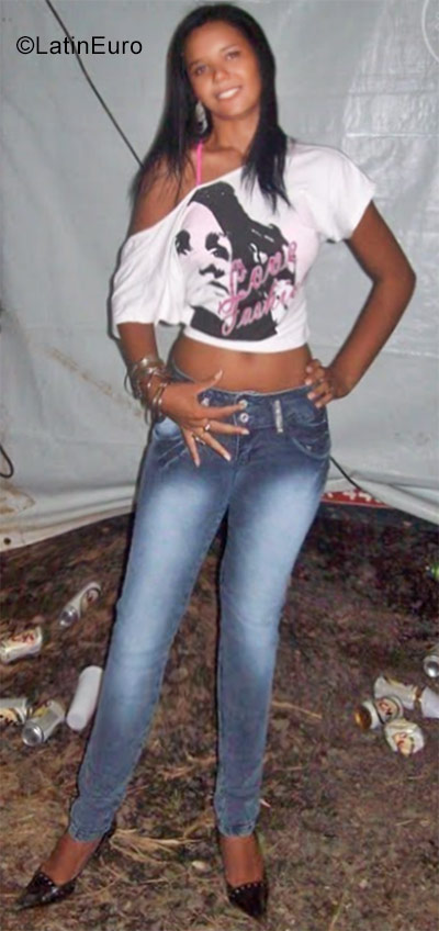 Date this cute Brazil girl Dani from Padre Paraiso BR10016