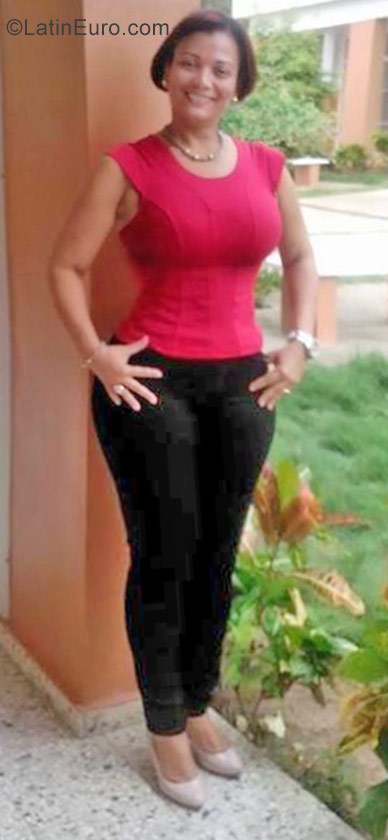 Date this voluptuous Dominican Republic girl Miriam from Barahona DO28502