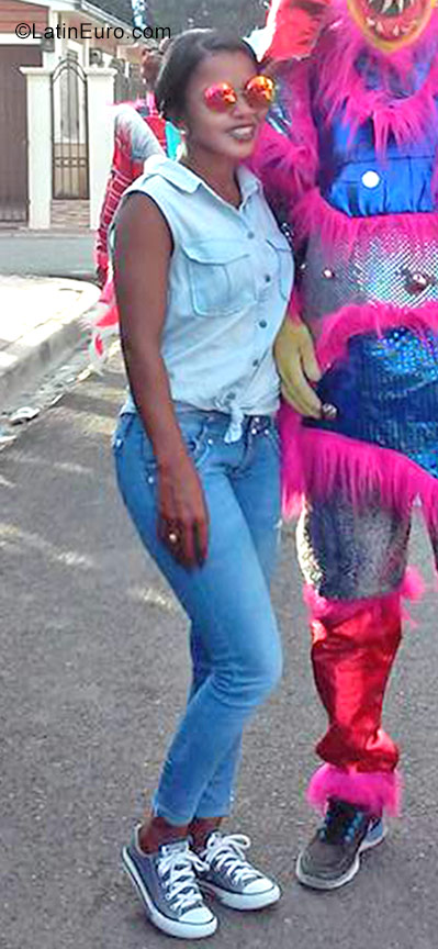 Date this exotic Dominican Republic girl Belkis from Santiago DO28505