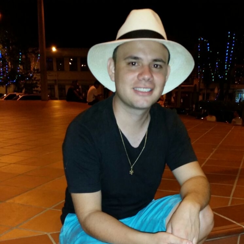 Date this charming Colombia man Andres from Medellin CO21329