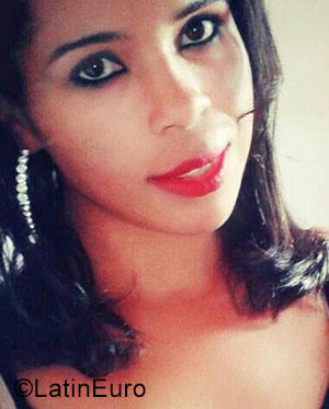 Date this voluptuous Brazil girl Roberta from Cabo Frio BR10023