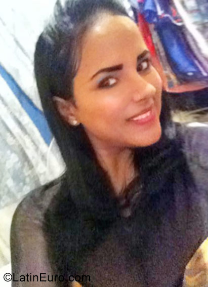 Date this hot Dominican Republic girl Madelyn from Santiago DO28775