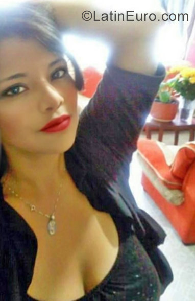 Date this sensual Colombia girl YESENIA from Bogota CO21548