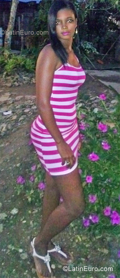 Date this happy Dominican Republic girl Katerine from Santo Domingo DO28844