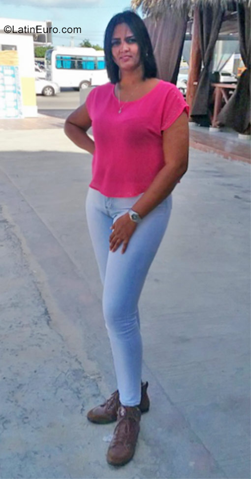 Date this exotic Dominican Republic girl Johany from Santo Domingo DO28850
