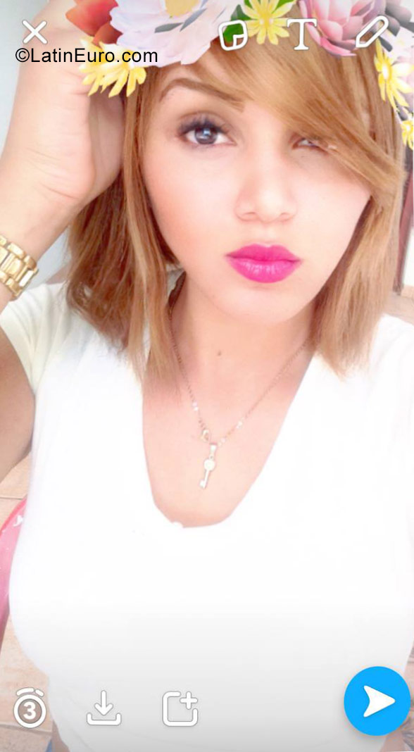 Date this tall Dominican Republic girl Yesmilka from Santiago DO28888