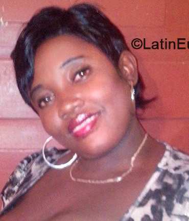 Date this hard body Jamaica girl Tenieka from St. Ann JM2449