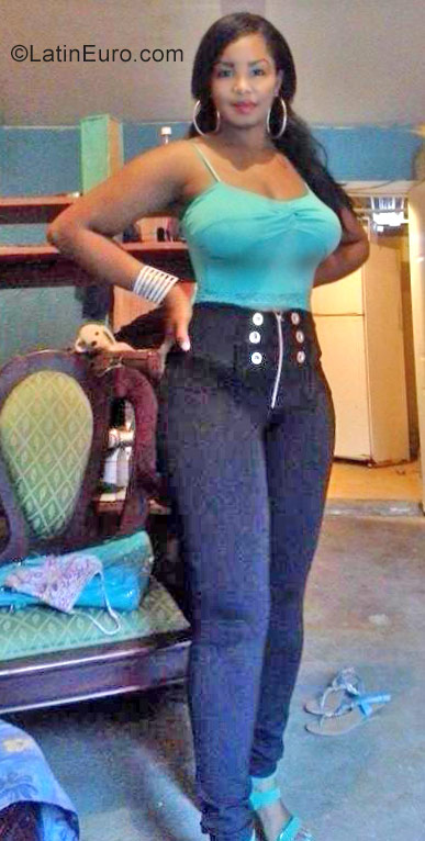 Date this nice looking Dominican Republic girl Arlenys from Santiago DO28967