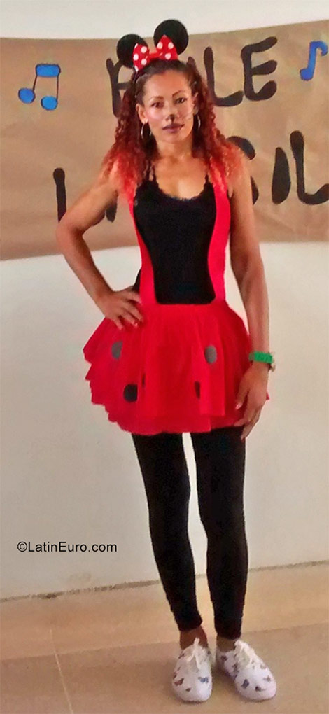 Date this pretty Colombia girl Beatriz from Medellin CO21643