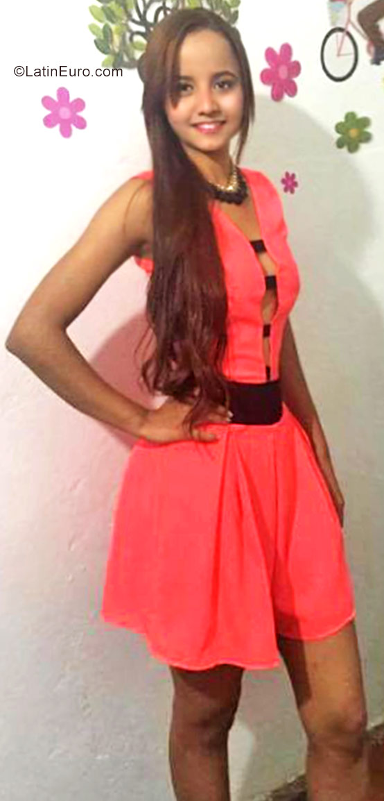 Date this stunning Colombia girl Yulieth camargo from Caucasia CO22620