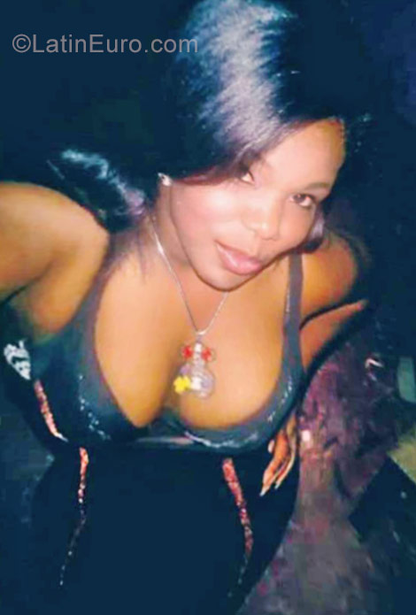 Date this foxy Dominican Republic girl Candy from Santo Domingo DO29058