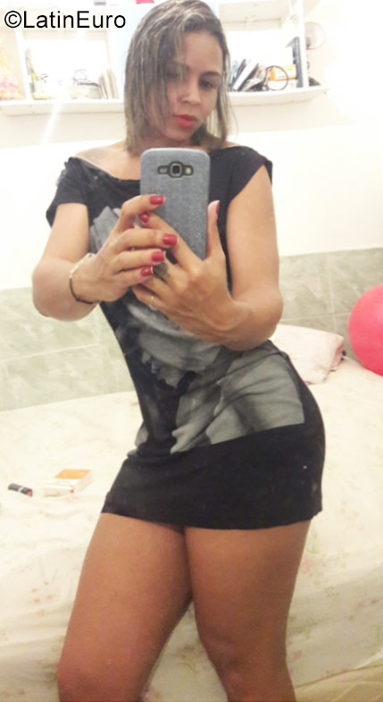 Date this beautiful Brazil girl Priscila from Rio De Janeiro BR10138