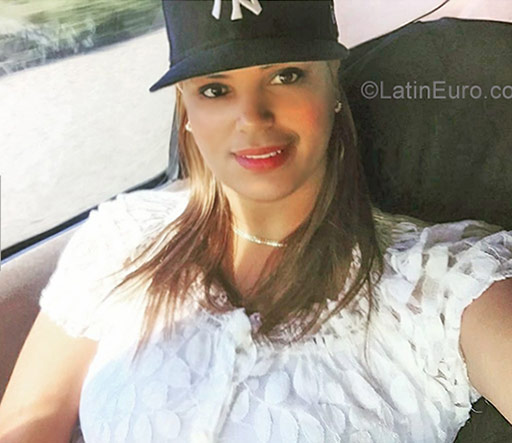 Date this georgeous Dominican Republic girl La bella from Valverde, Mao DO29097