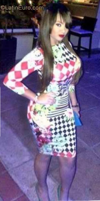 Date this passionate Dominican Republic girl Kendy from Santo Domingo DO29111