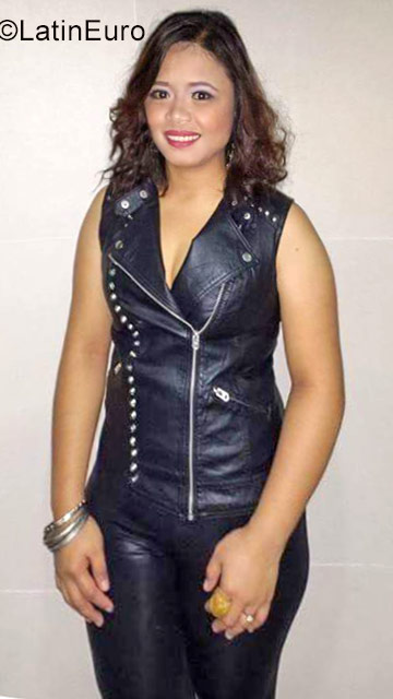 Date this sultry Philippines girl Donz from Pasay City PH963