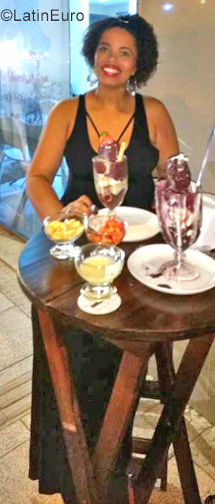 Date this cute Brazil girl Maria from Vila Velha BR10095