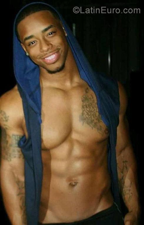 Date this fun Dominican Republic man Christian garci from Santo Domingo DO29254
